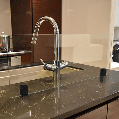 キッチン　ガラス　ディバイダー キッチンアクセサリー・カウンターオイルガード・キッチンディバイダー